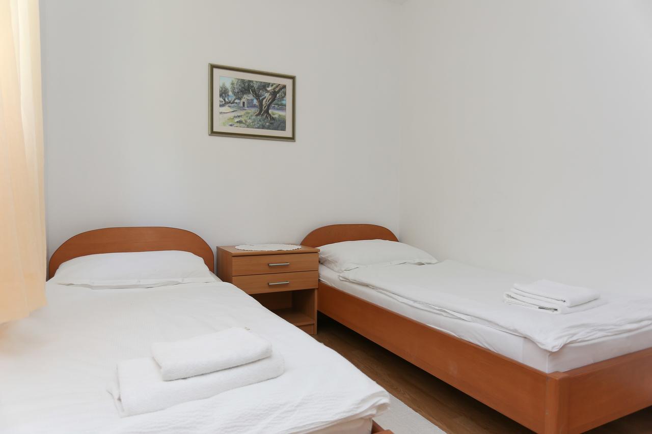 Apartments Laguna 2 Bol Bagian luar foto