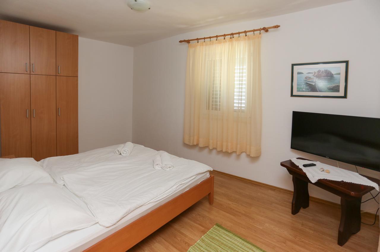 Apartments Laguna 2 Bol Bagian luar foto